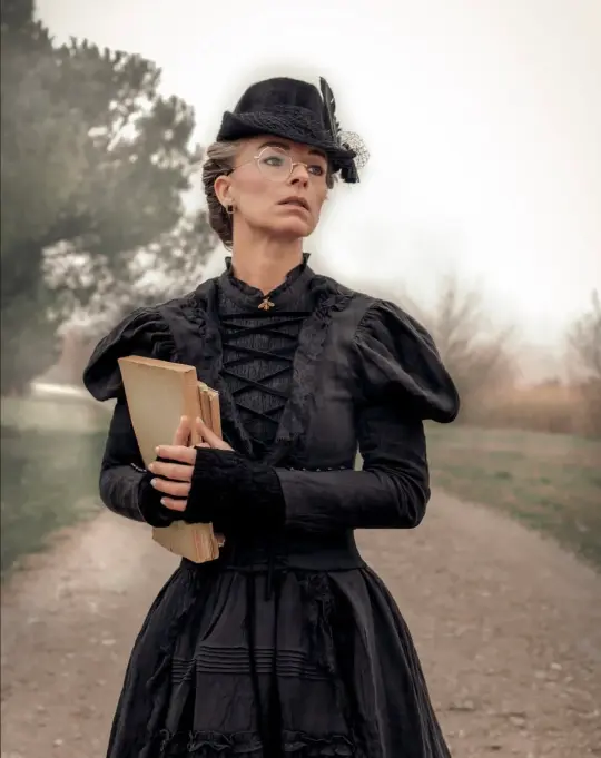 Elizabeth 15 | Victorian Linen Dress