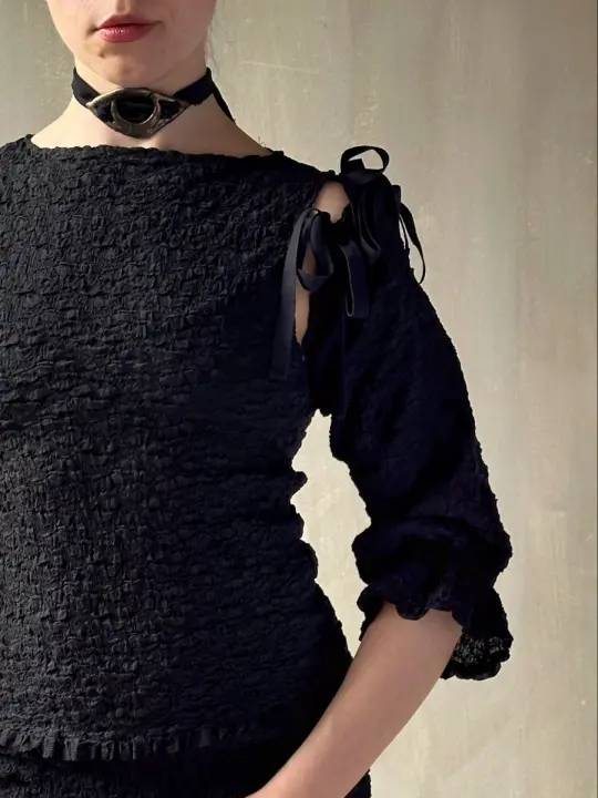 Spring'26: Sleeves in Black Crinkled Cotton (In Stock)