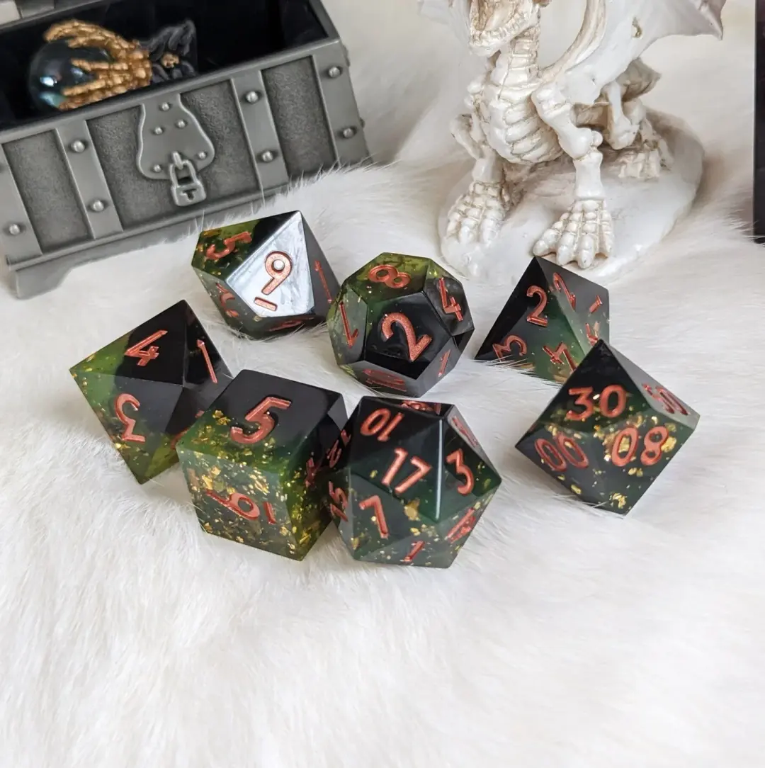 Dark Green Black Dice Set – 7-Piece Sharp Edge Layered Gold Flake Copper Font