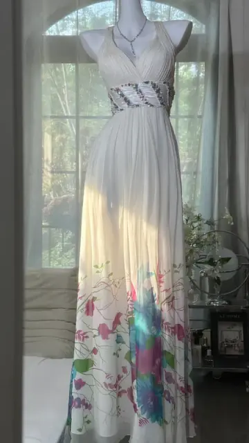 White halter-neck, fitted waist, printed skirt, long ball gown R7608