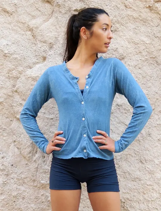 Crew button Front Simplicity Cropped Shirt
