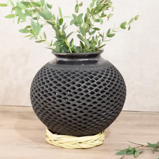 Barro Negro Traditional Lattice Decorative Vase