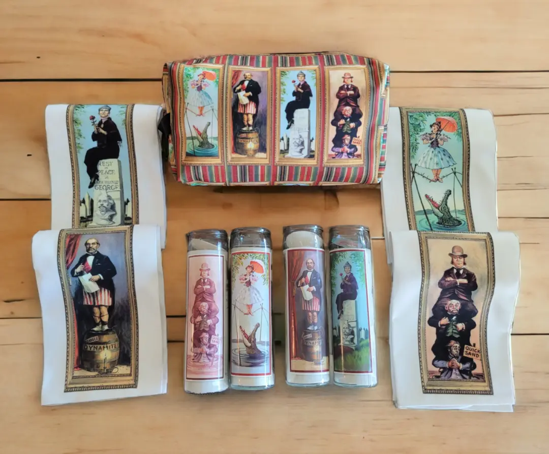 Spooky Mansion holiday gift box, spooky xmas, stretching portraits