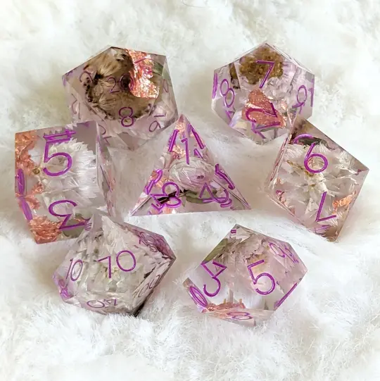 Magenta Ink Daisy Sharp Edge DnD Dice Set – 7-Piece with Real Flowers | Fennek & Finch