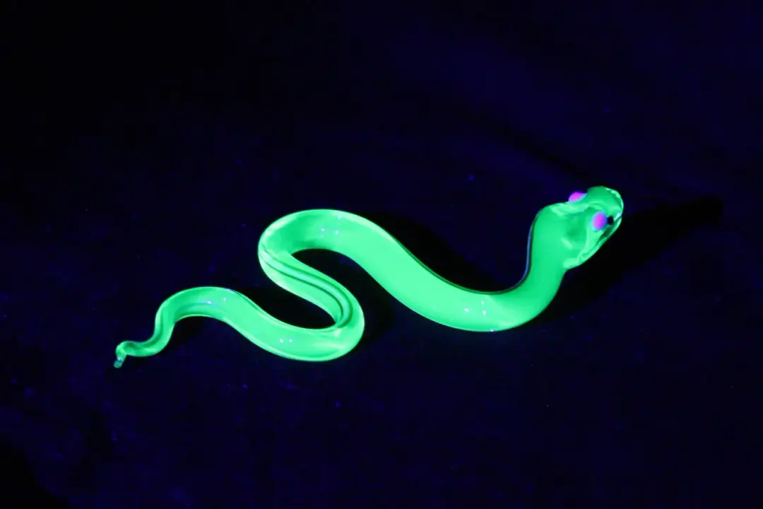 Neon Green Snake Figurine in Uranium Glass – Unique UV Decor