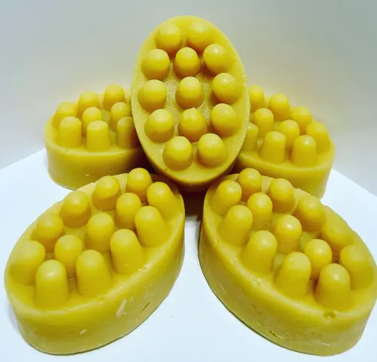MASSAGING SHAMPOO BAR
