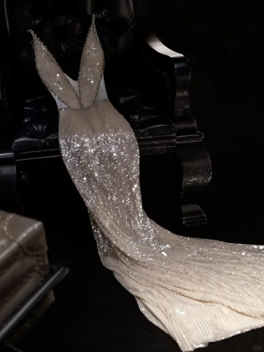 Light champagne-colored halter-neck sequined fitted long ball gown, bridal dress R8824