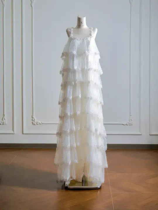 White halter-neck cake skirt long ball gown R8139
