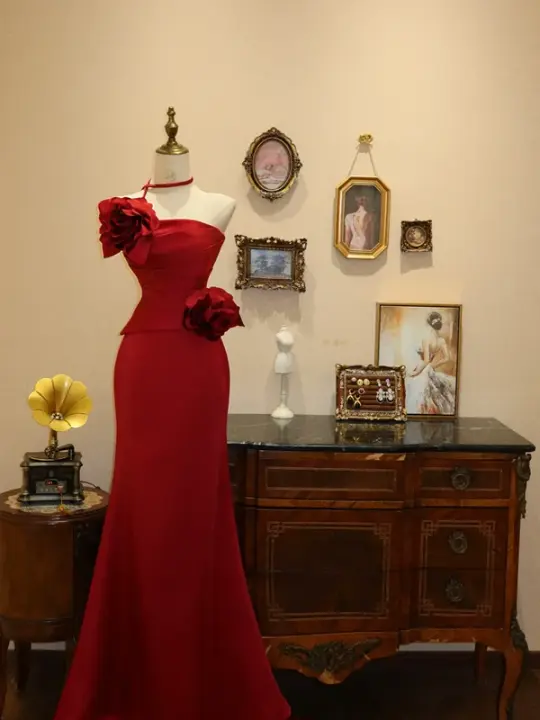 Red Strapless Waist-Cinched Slim-Fit Sexy Ball Gown, Bridal Gown R7132