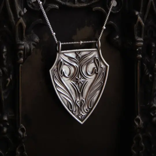 Shield of Ilmarë Necklace