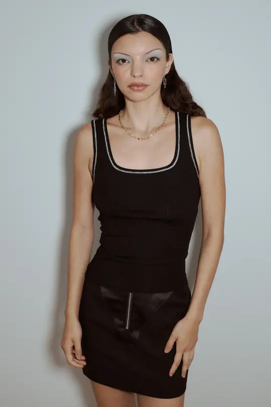 Scoop Neck Contrast Seam Tencel Rịb Tank Black