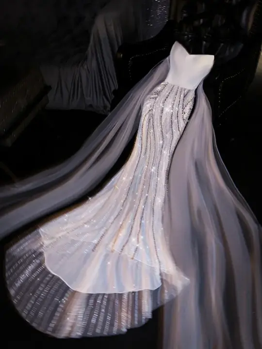 White strapless fitted long ball gown/bridal dress R8718