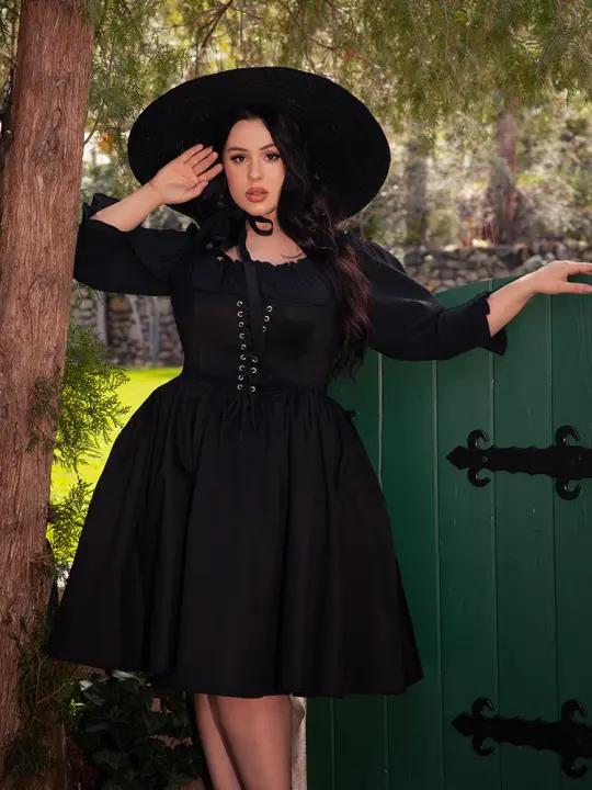 Cottage Corset Pinafore in Black