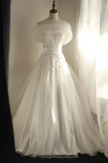 White halter-neck, fitted A-line skirt, long ball gown, bridal dress R6844