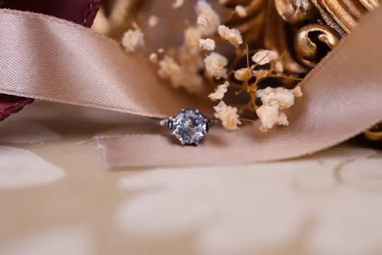 Plume Ring - Silver - White Topaz