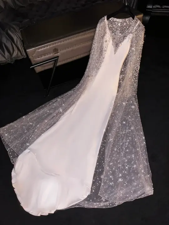 White halter-neck, fitted, sexy long ball gown/bridal dress R8752