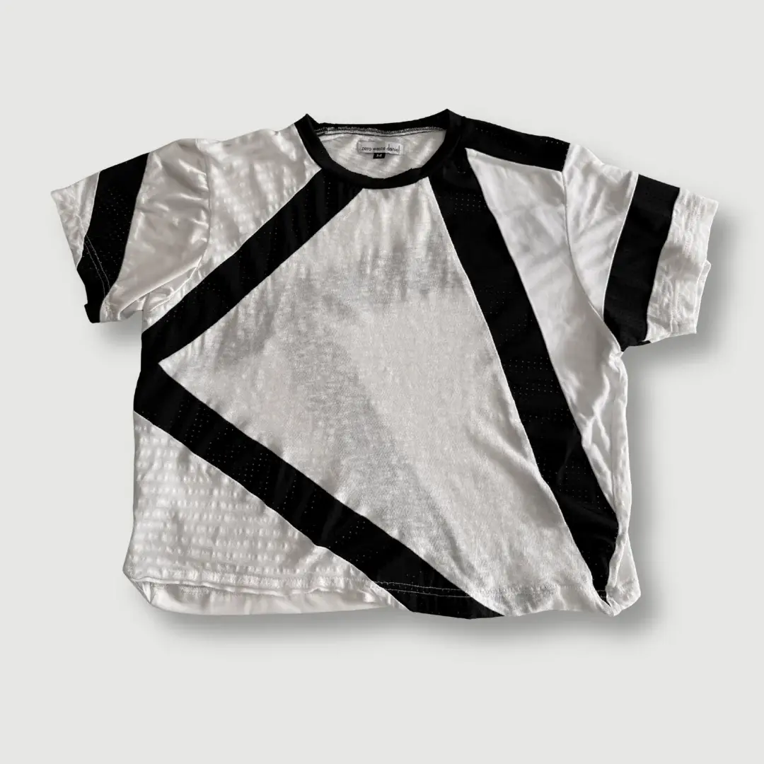 size medium - preloved - black mesh + white short sleeve cropped tee shirt