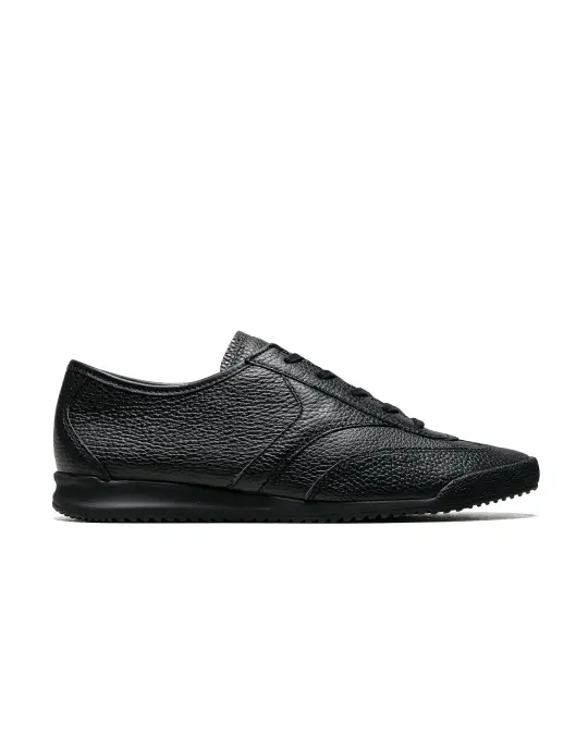 Reproduction of Found Lady White Co. Trainer Black