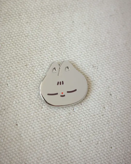Natamori Cat Pin