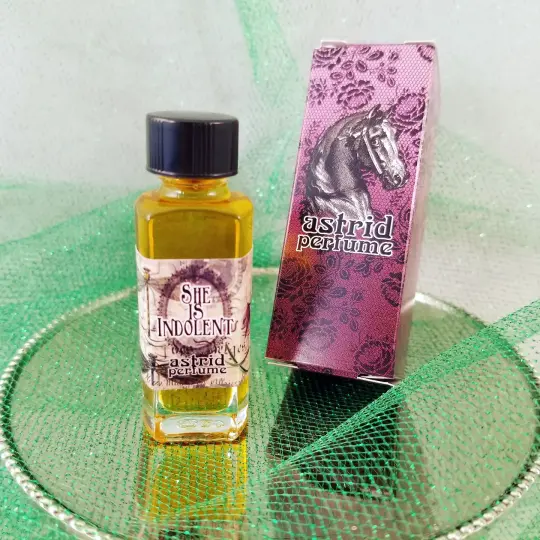 Astrid Perfume: She is Indolent