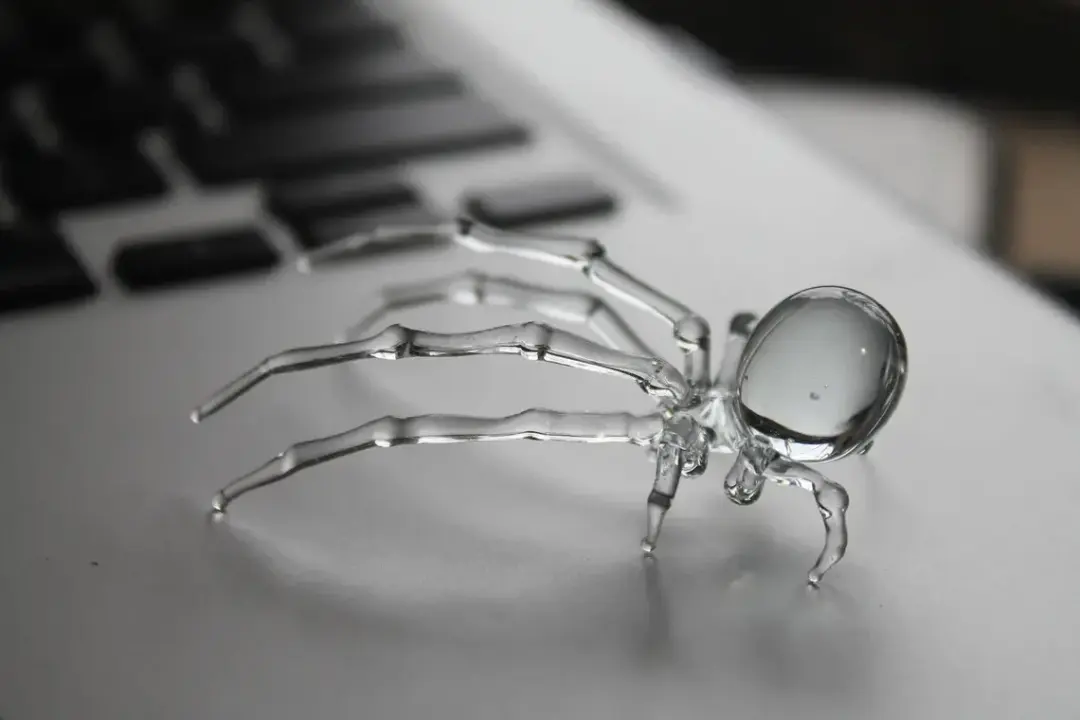 Miniature Clear Glass Spider – Handmade Lampwork Art – 2 Inches