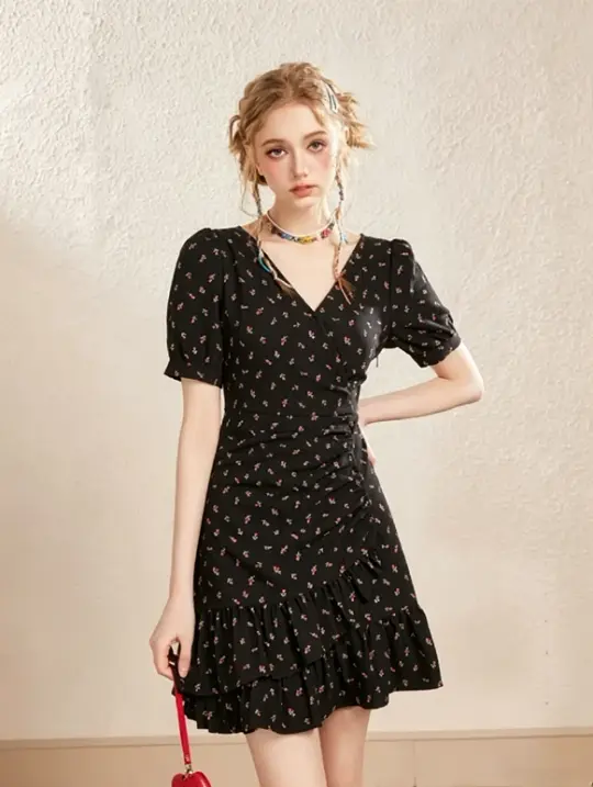 Romantic Black Cherry Floral A-Line Dress With Puff Sleeves And Layered Skirt R9322
