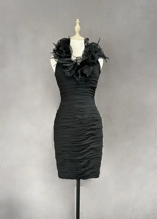 Black design halter neckline waist pleated hip sexy short skirt homecoming dress R4919