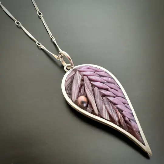 Lavender Leaf with Pearl