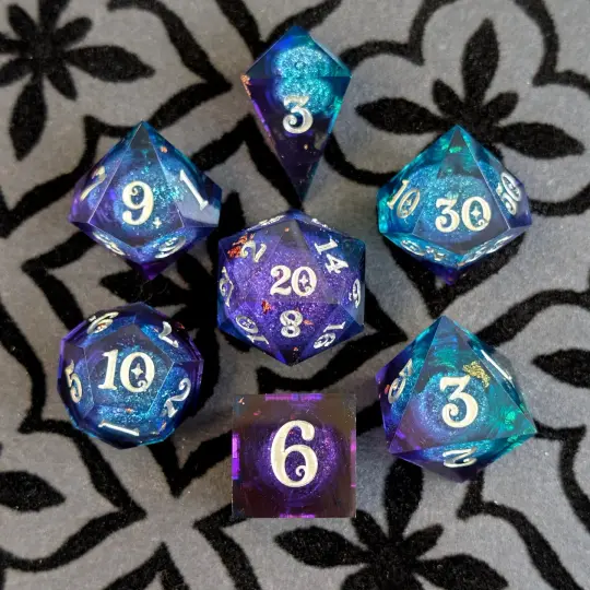 Twilight Liquid Core Dice Set – 7pc Sharp Edge with Crystal D4