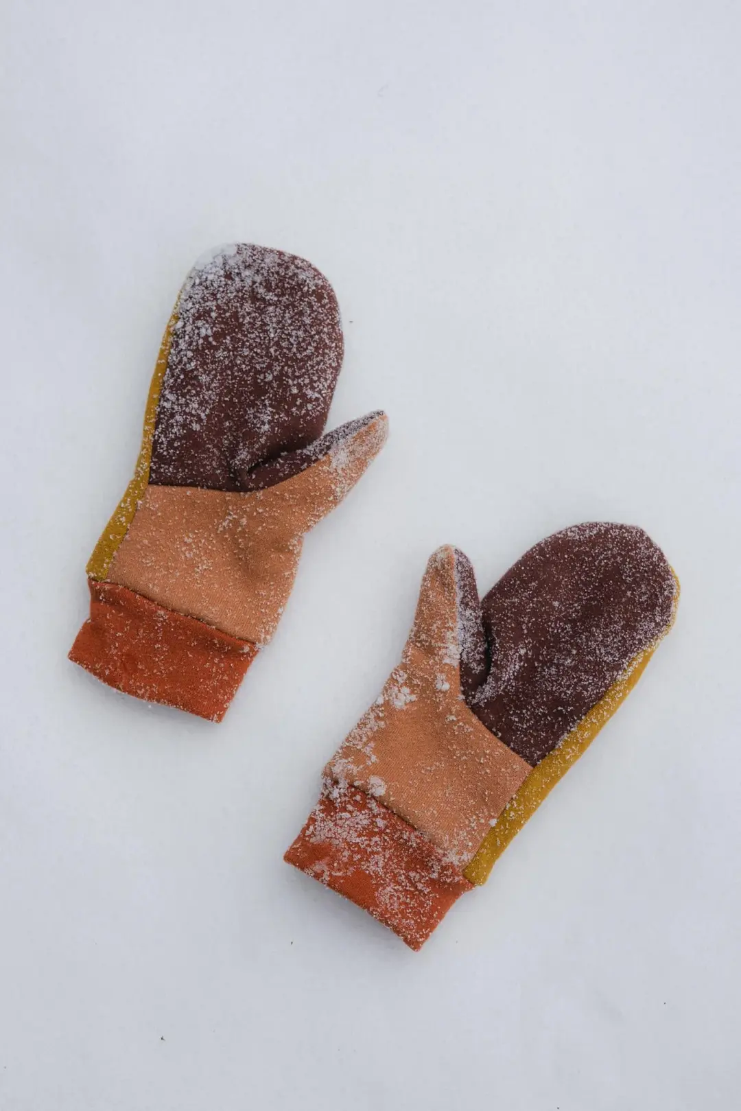 Mittens in Ember (SS)