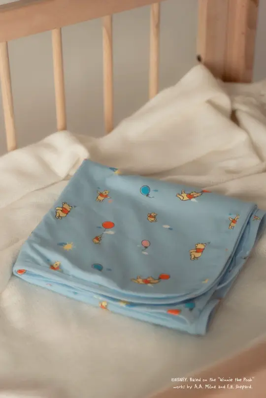 Cotton Jersey Blanket - Blue Balloon Pooh