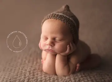 Knit Simple Newborn Bonnet
