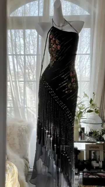 Black halter-neck, fitted waist, bodycon sexy long ball gown R7669