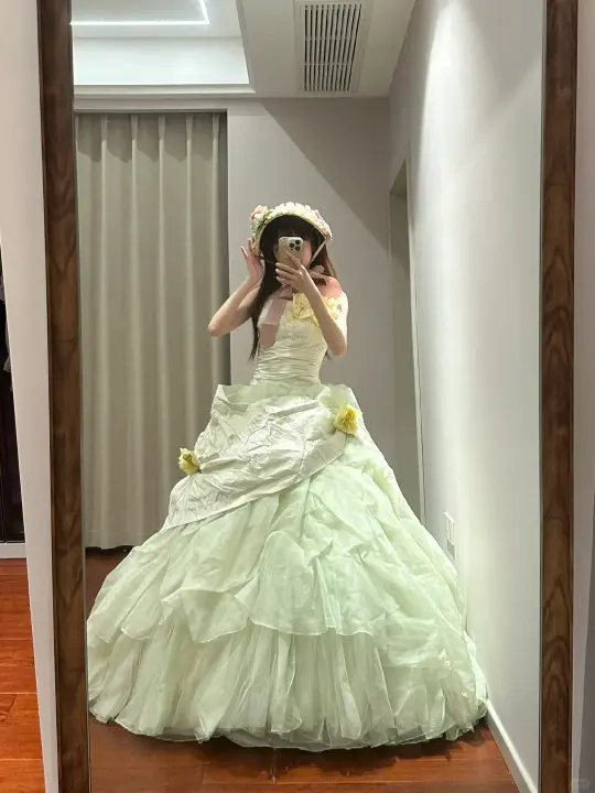 Light green strapless, fitted waist, full skirt, long ball gown R8841