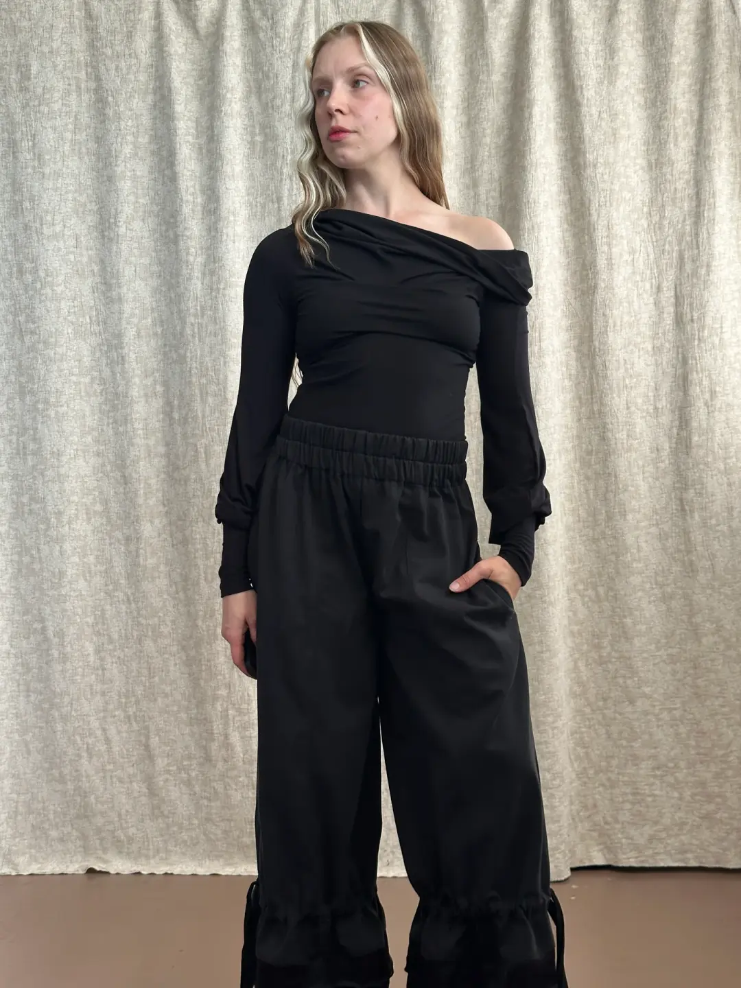 FW '26: "Undulate" Reversible Top w/ Hourglass Sleeve in Black (Pre-Order)