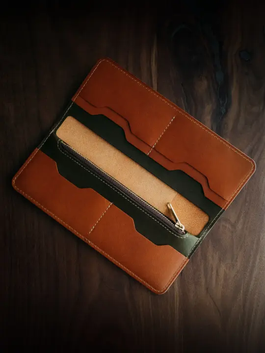 THE LONG WALLET