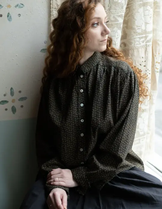 Blouse 'Viola' motif feuilles noir