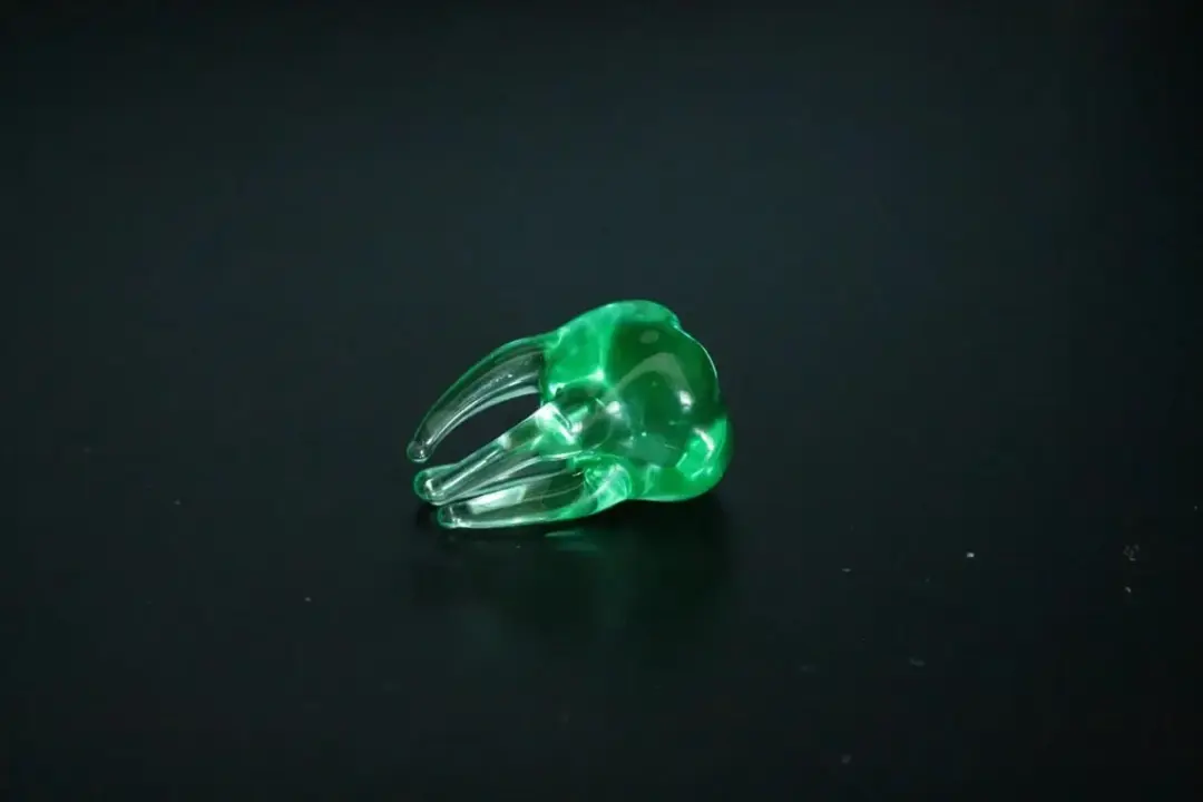 Green Uranium Glass Tooth Figurine UV Reactive Mini Glass Tooth Glow Under Black Light Handmade Dental Gift Tiny Glass Sculpture