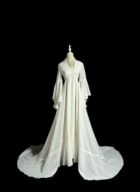 White, elegant, classic, fitted long ball gown R6631