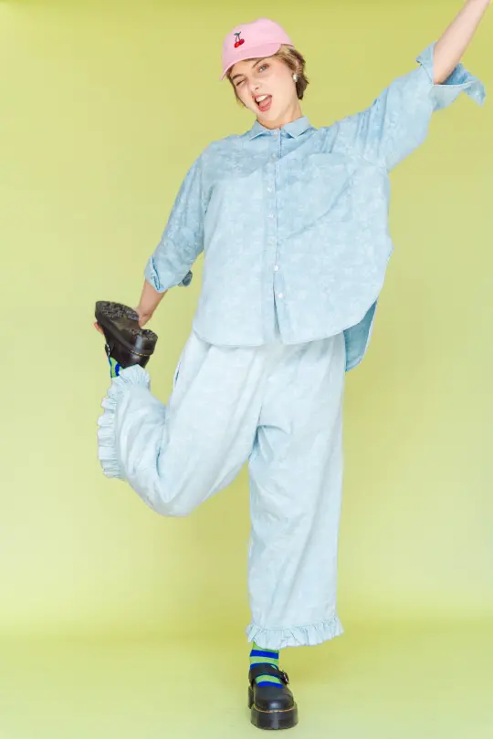 BLEACHED FLORAL CHAMBRAY SEPTEMBER TOP