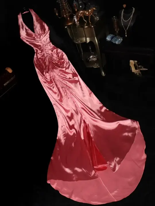 Pink halter neck fitted waist long satin ball gown R6416