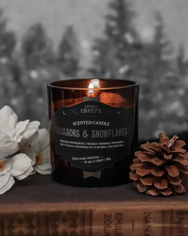 Scissors & Snowflakes | Candle