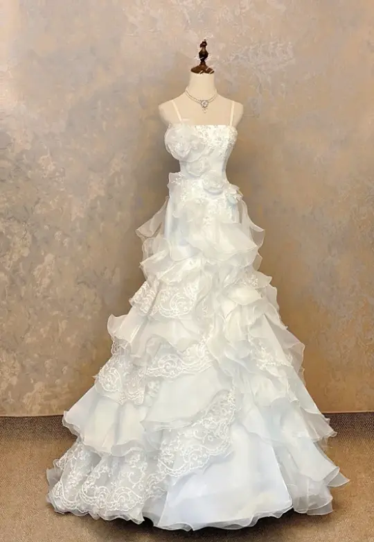 White halter-neck fitted dress with lace skirt, elegant ball gown/bridal gown R7227