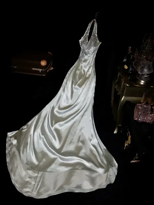 White halter-neck, fitted waist, elegant long ball gown R6976