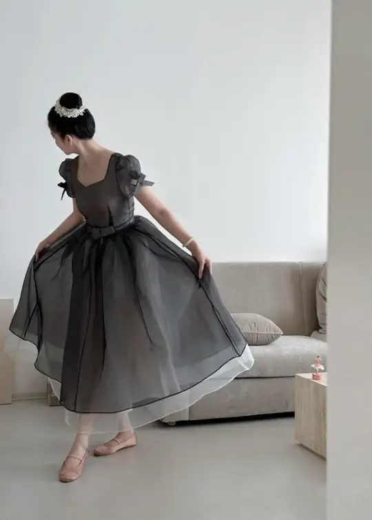 Gray square-neck, waist-cinched, full-skirted elegant prom dress R7973