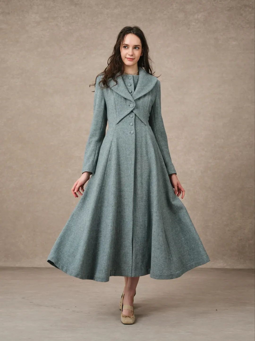Gemma 17 | 100% wool victorian coat