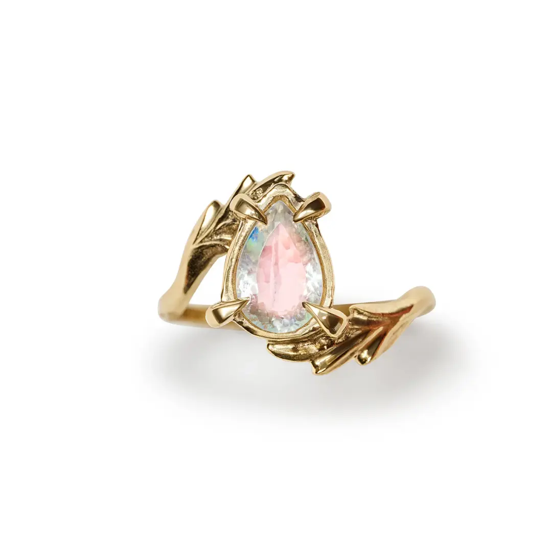 The Dreaming Stone. 18K Yellow Gold Rainbow Fire Moonstone Ring. Size 5.5.