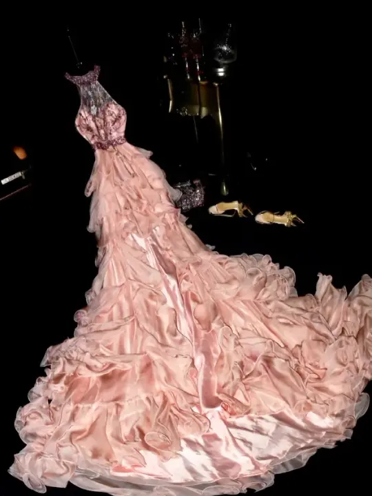 Pink halter neck, fitted waist, layered skirt, long ball gown R6884