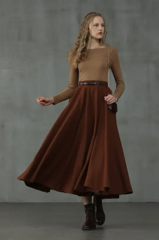 The Soft Lawn 12 | Midi Wool Skirt