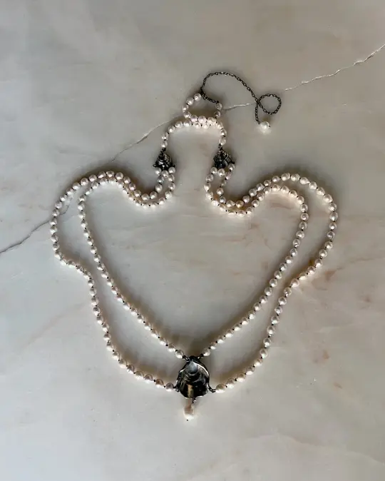 Divers //  Freshwater Baroque Pearl Necklace